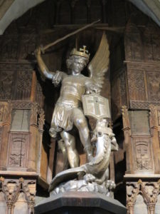 Statue de Saint-Michel dragon Mont Saint-Michel