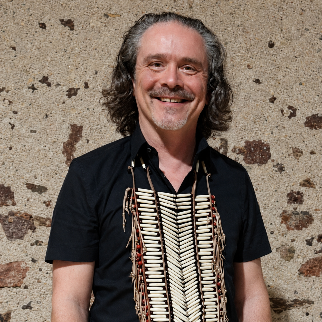 Portrait d’Eric Delafontaine, cofondateur des Gardiens du Feu
